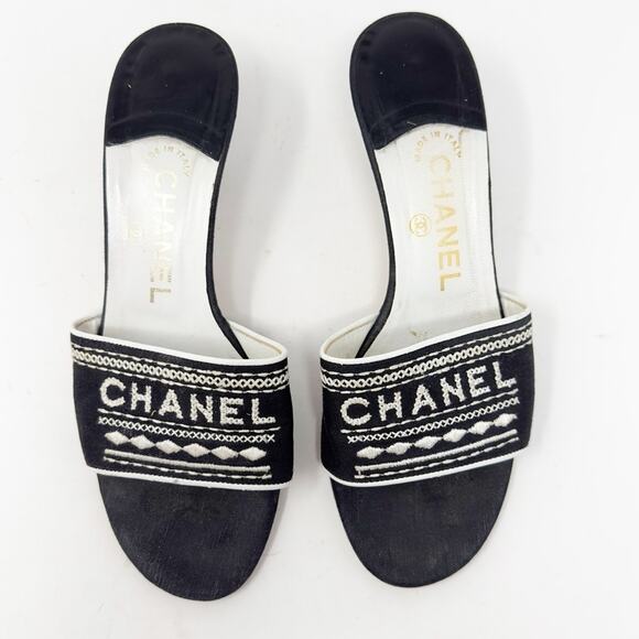 Chanel Vintage Black Embroidered Logo Slide Heels Size 37.5 - Picture 2 of 12